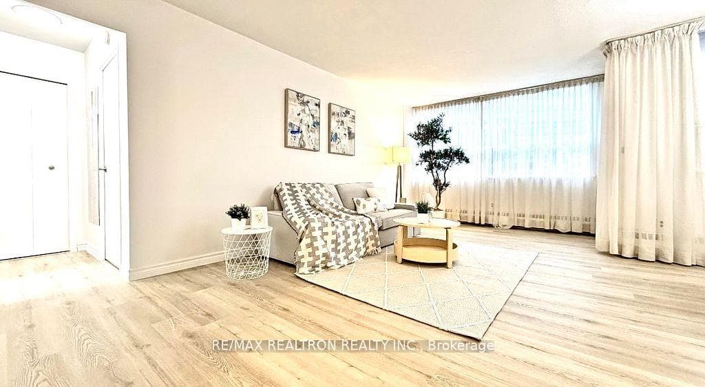451 The West Mall N/A Unit 218 photo 12