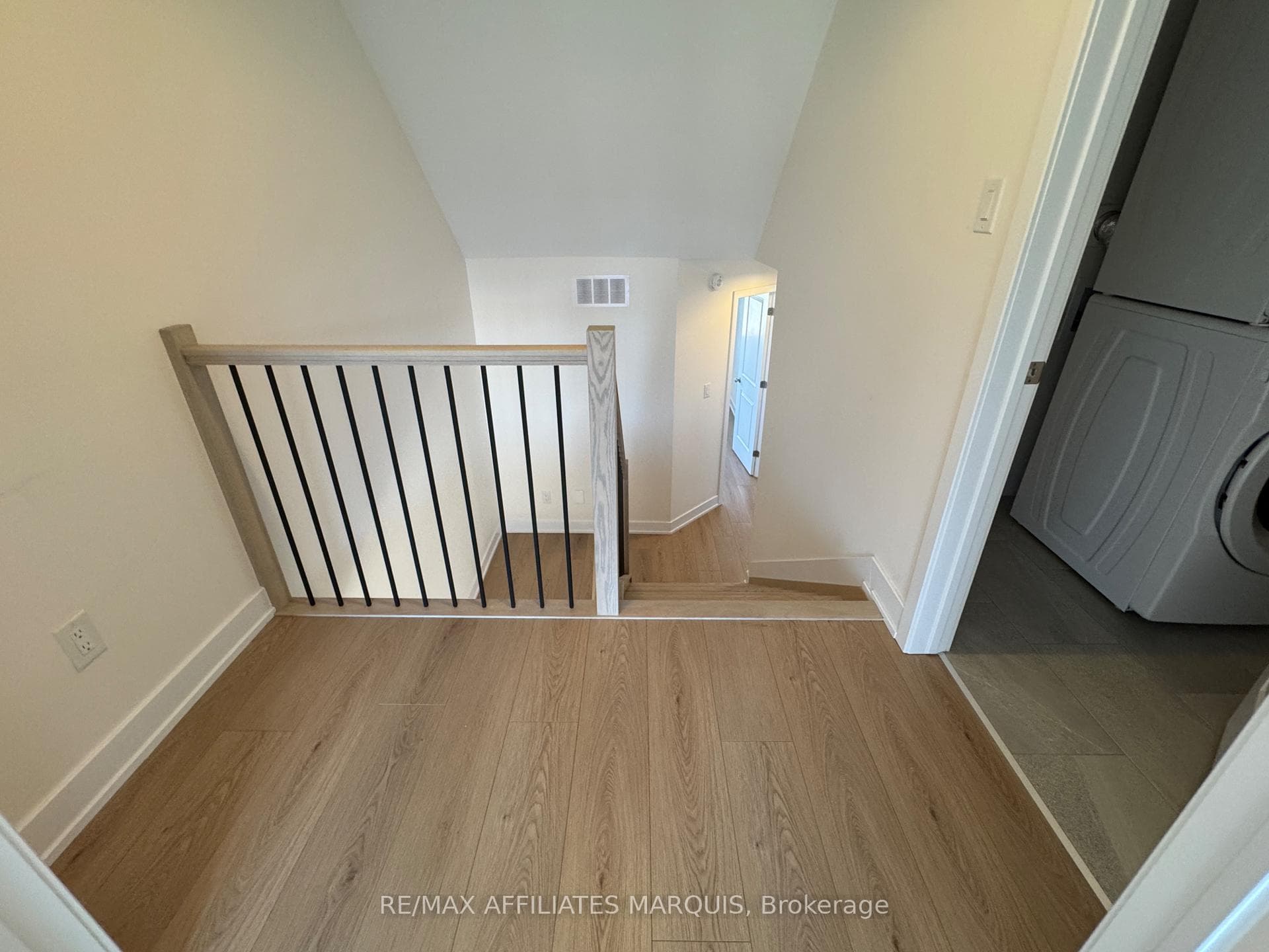 21 MARGARET GRAHAM Terrace photo 23