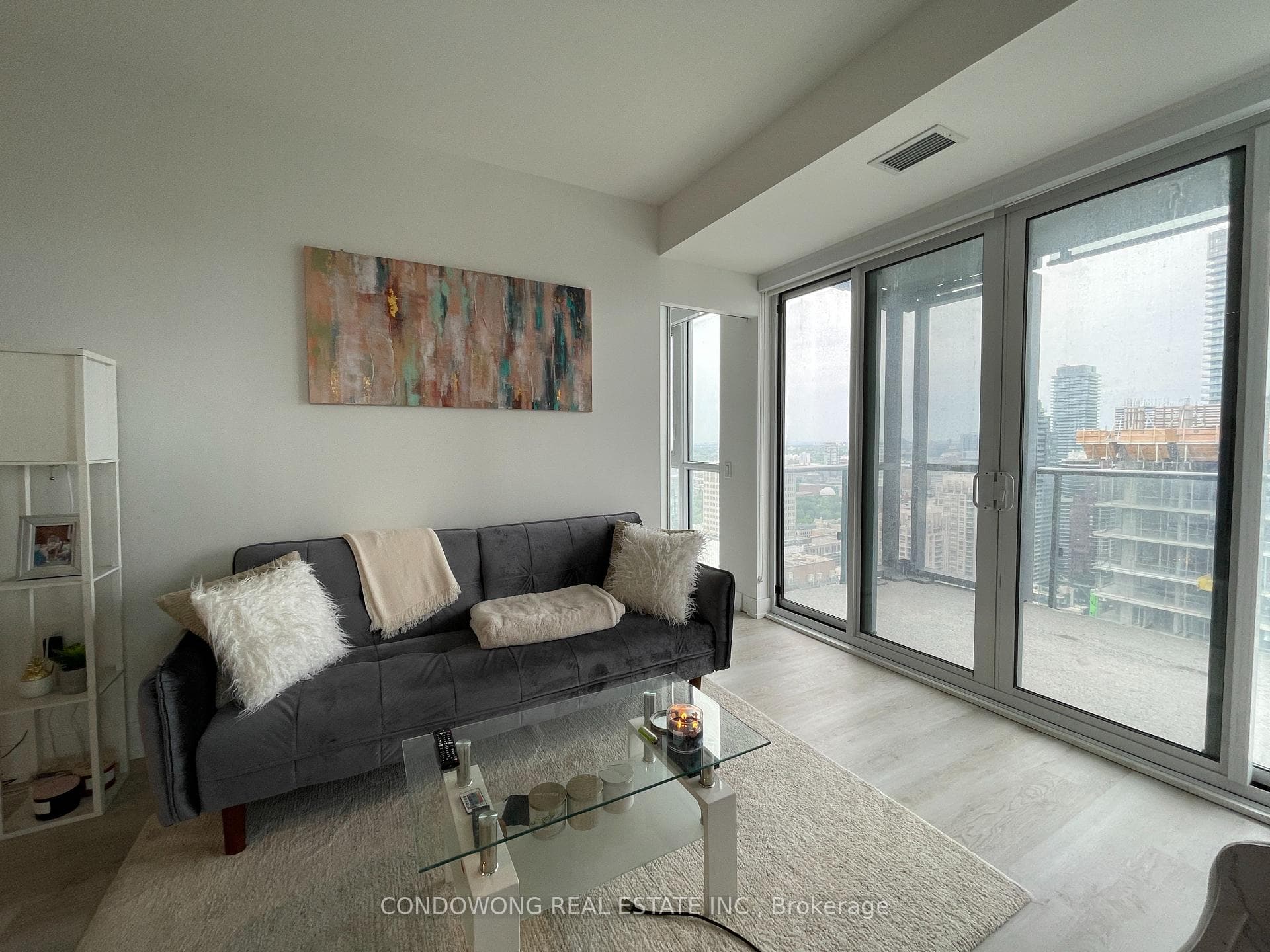 7 Grenville Street Unit 4205 photo 2