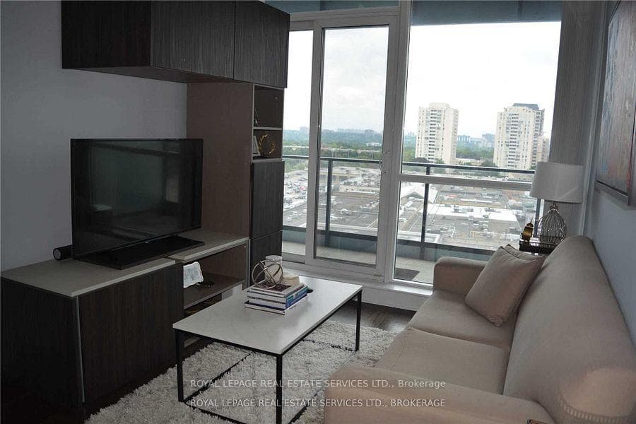 2885 Bayview Avenue Unit 822 photo 4