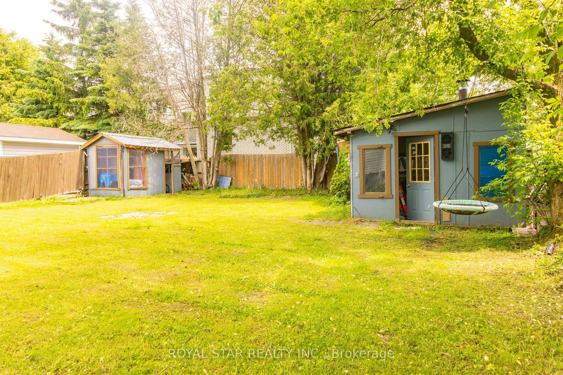 60 Charlotte Avenue photo 40