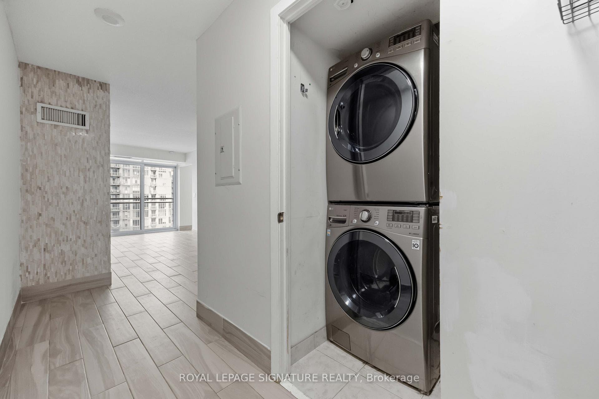 38 Joe Shuster Way Unit 1625 photo 36