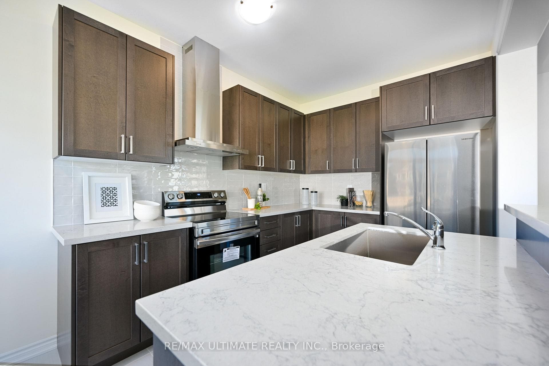 2 Armilia Place photo 4
