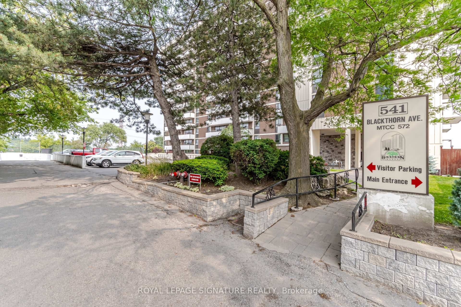 541 Blackthorn Avenue Unit 1110 photo 2