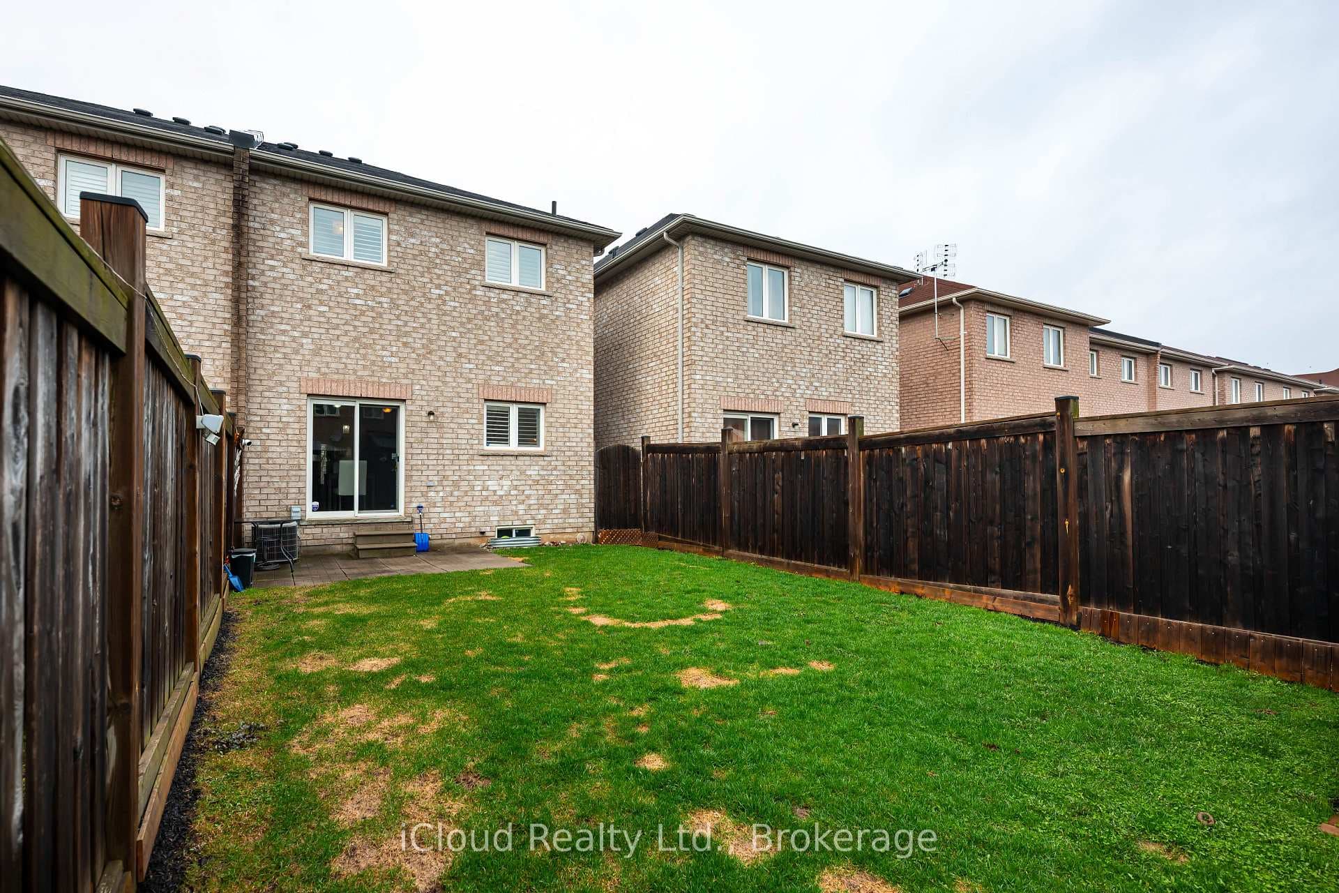 100 Goldham Way photo 30