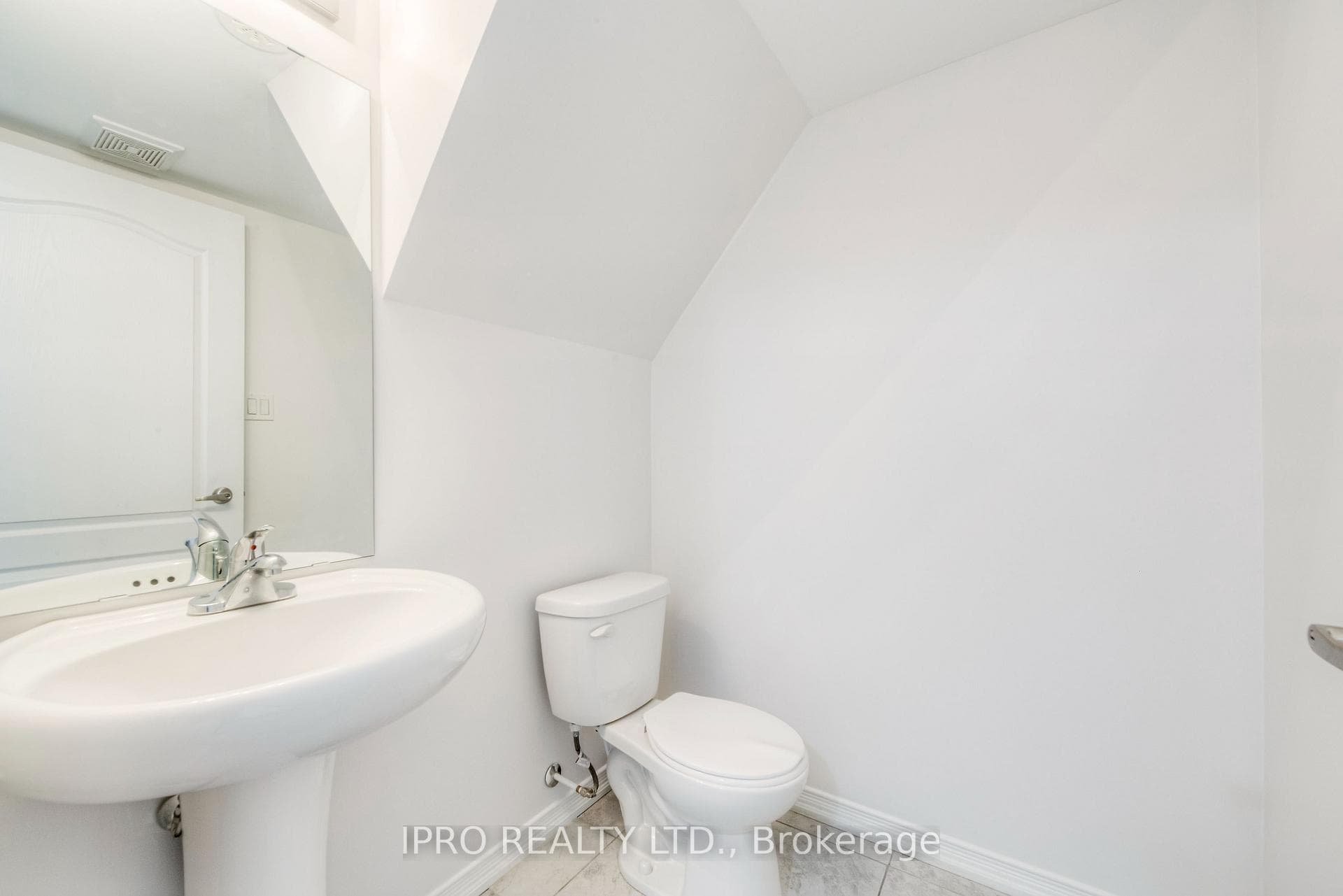 7 Applewood Lane Unit 231 photo 3