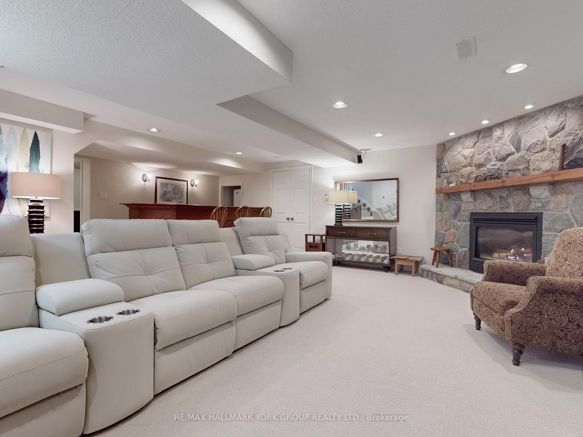 94 McGee Crescent photo 37