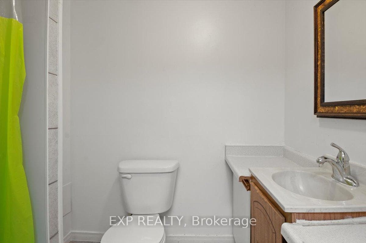 450 Bristol Crescent Unit 11 photo 31