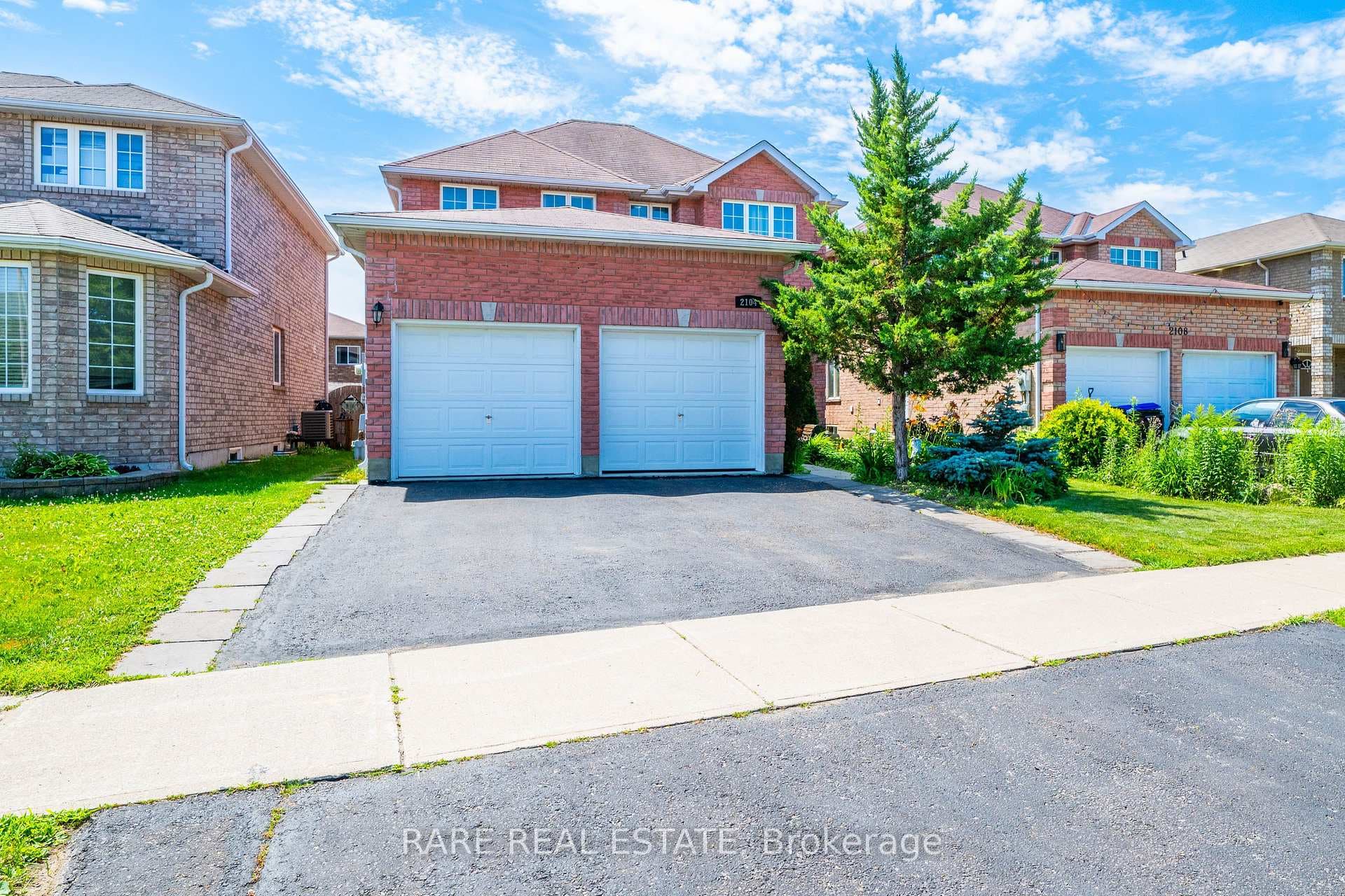 2104 OSBOND Road photo 1