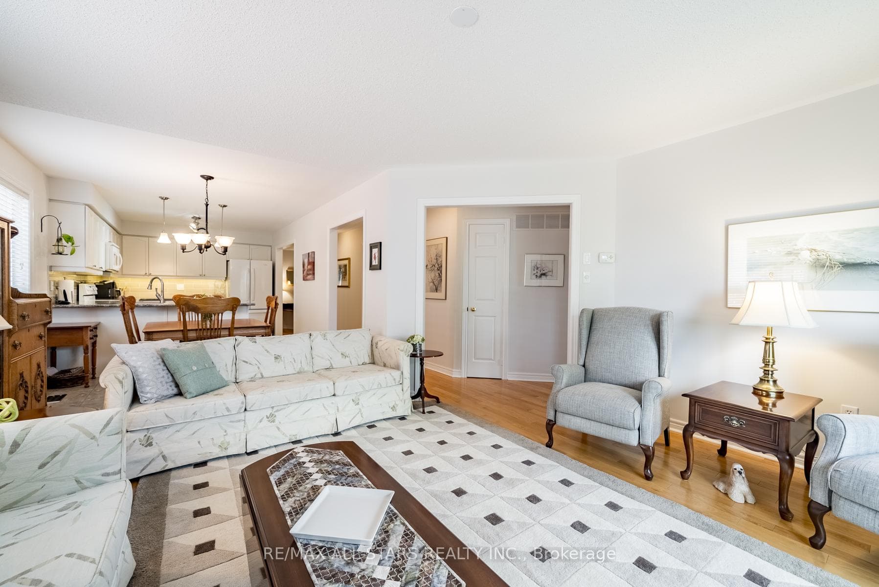 39 Steinway Drive photo 12