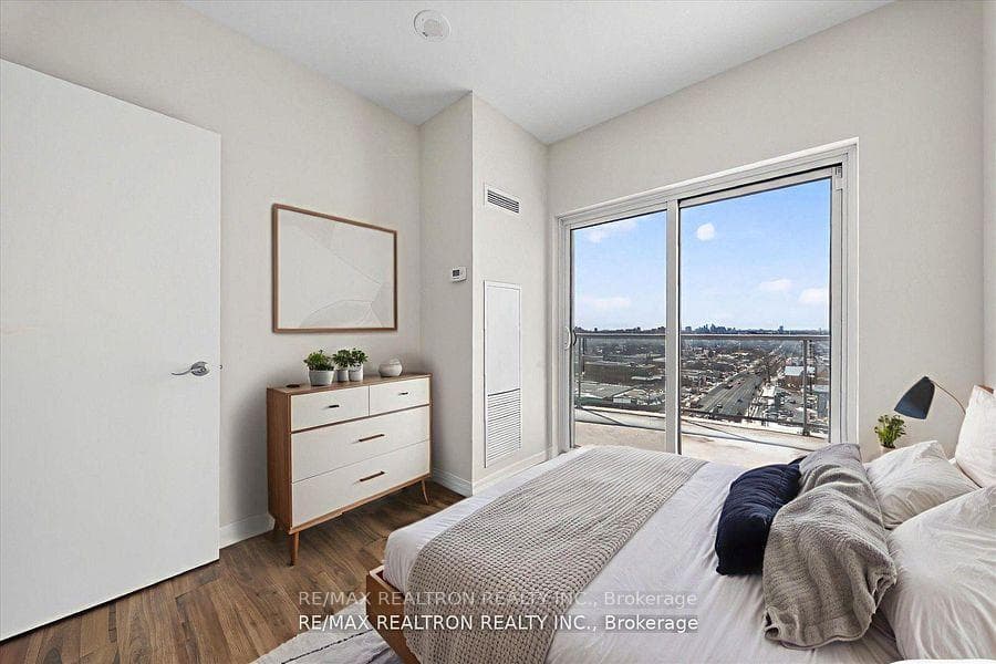 2152 Lawrence Avenue Unit PH08 photo 25