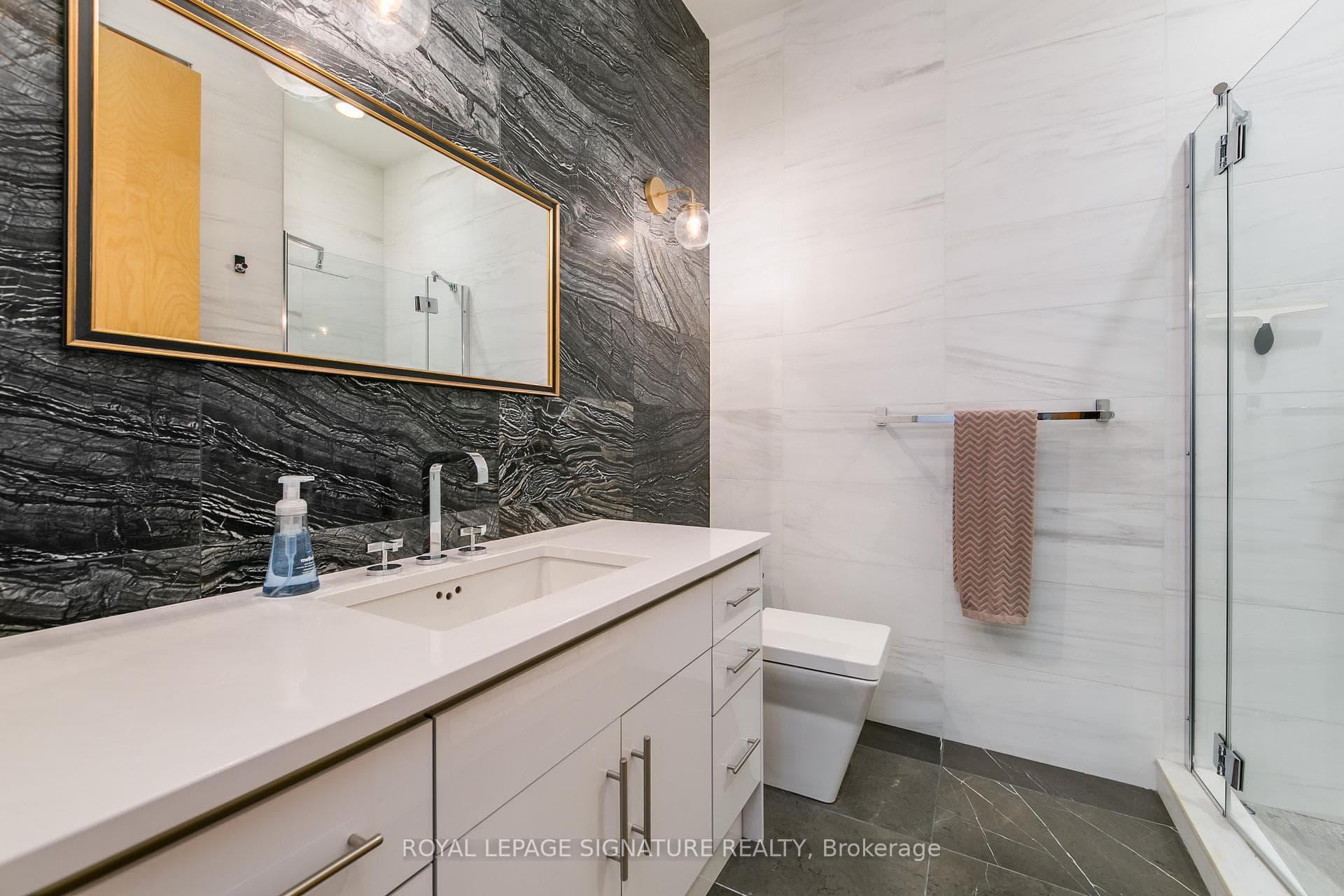 155 Dalhousie Street Unit 842 photo 37