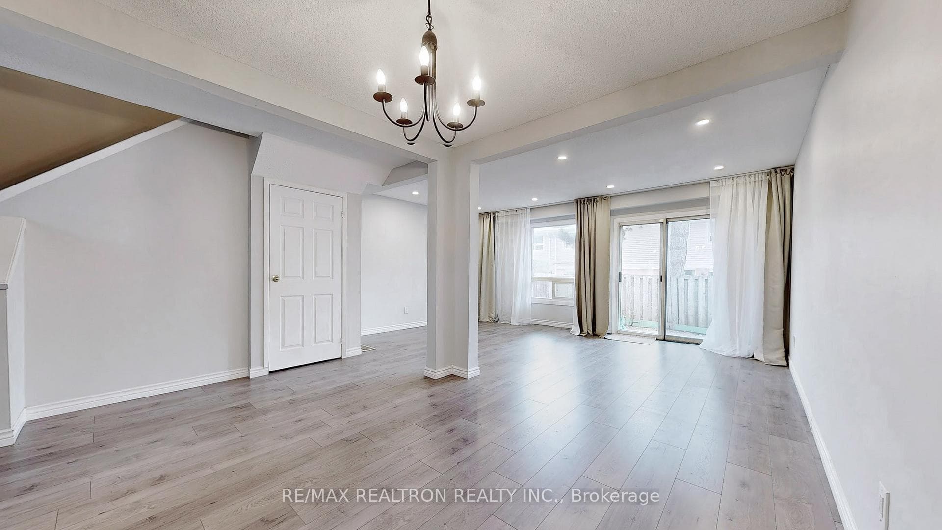 2079 The Collegeway Way Unit 60 photo 2