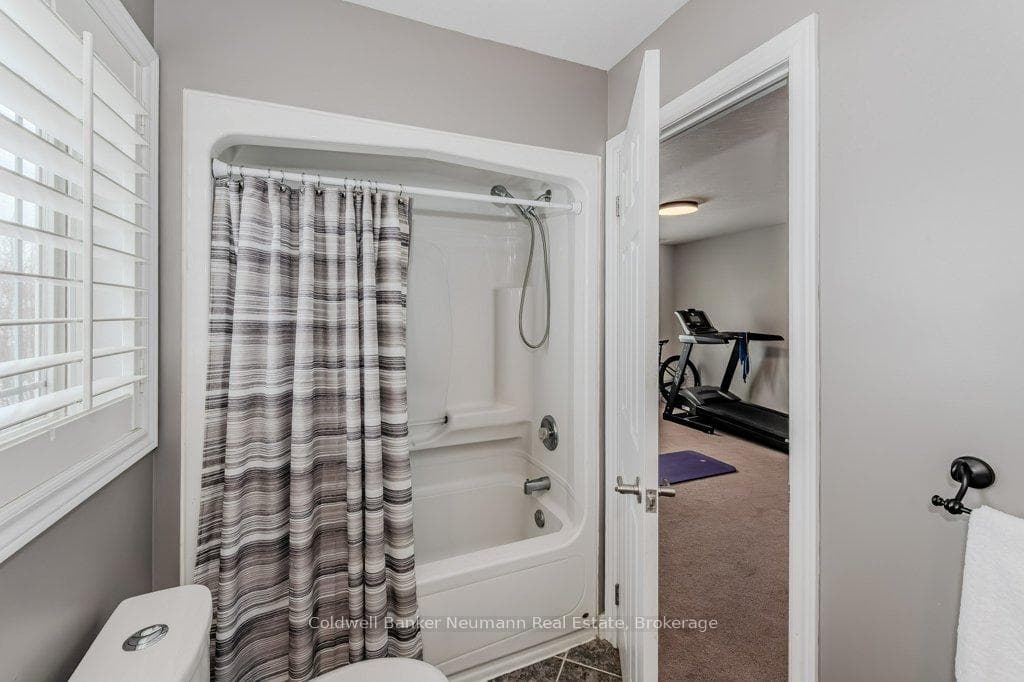 305 Farley Drive photo 31