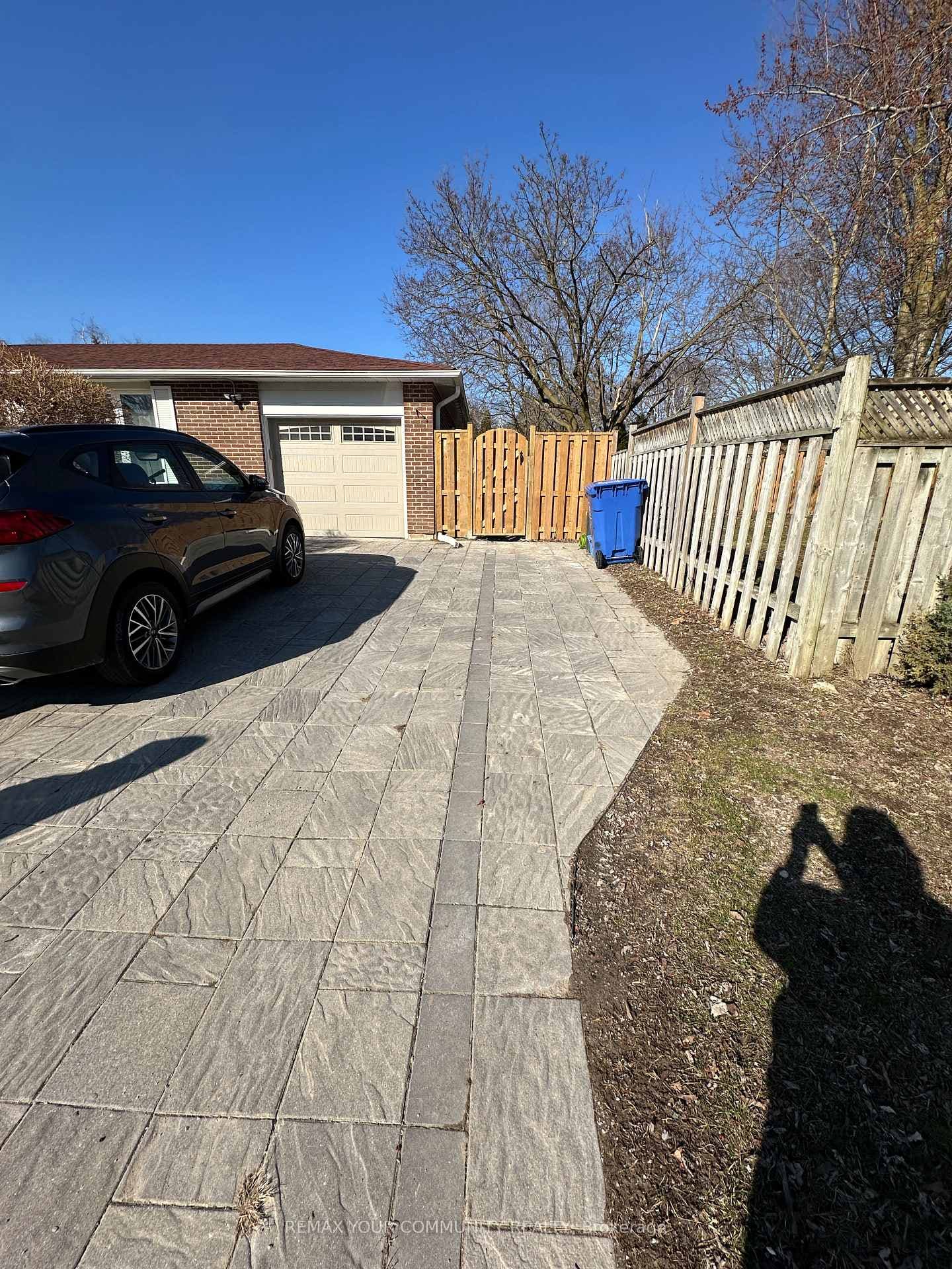 356 Sandford Street photo 2