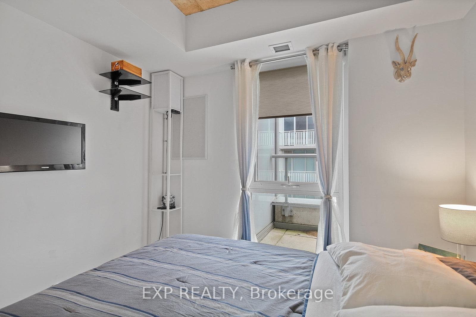 25 Baseball Place Unit 1301 photo 18