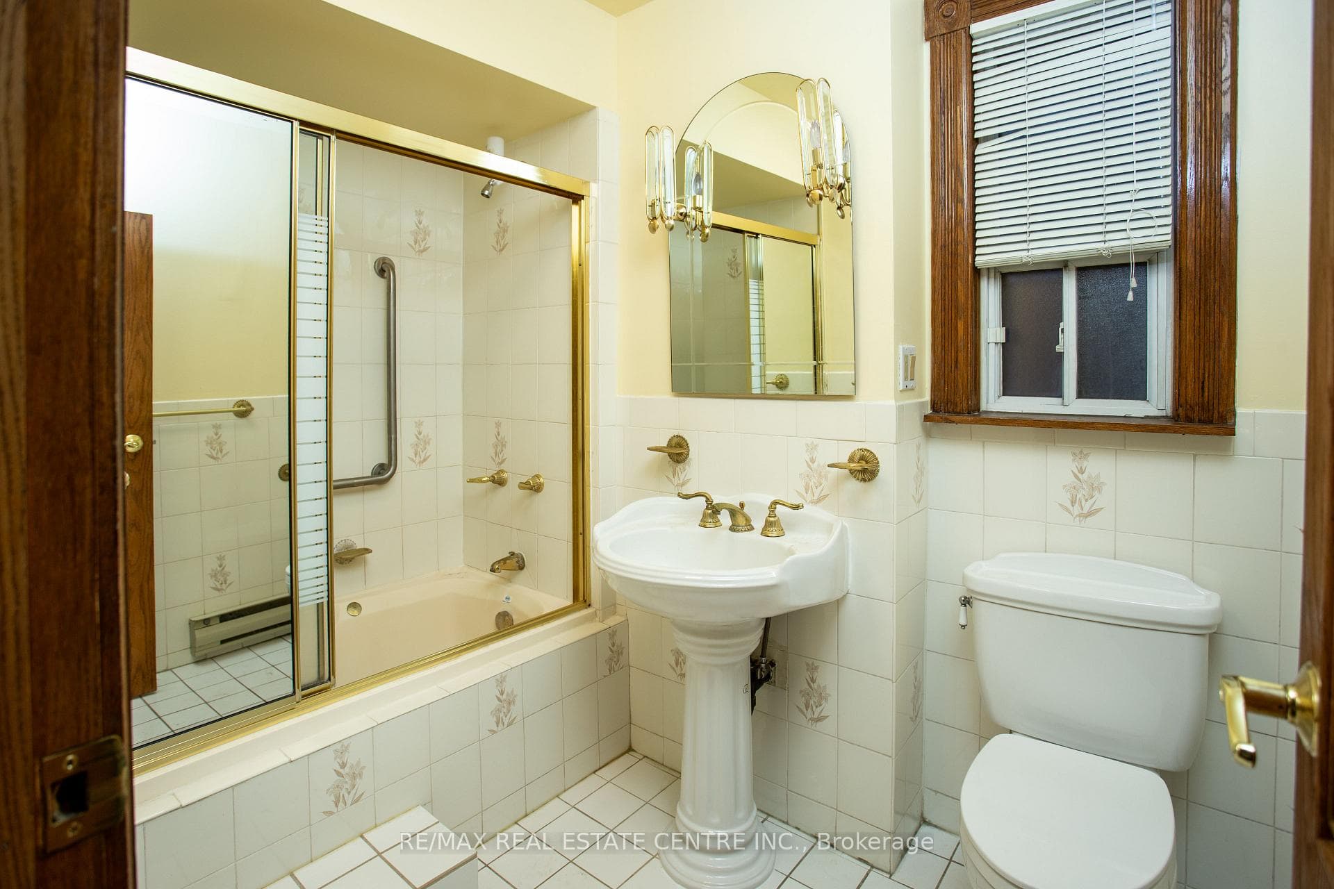 213 Indian Road photo 13
