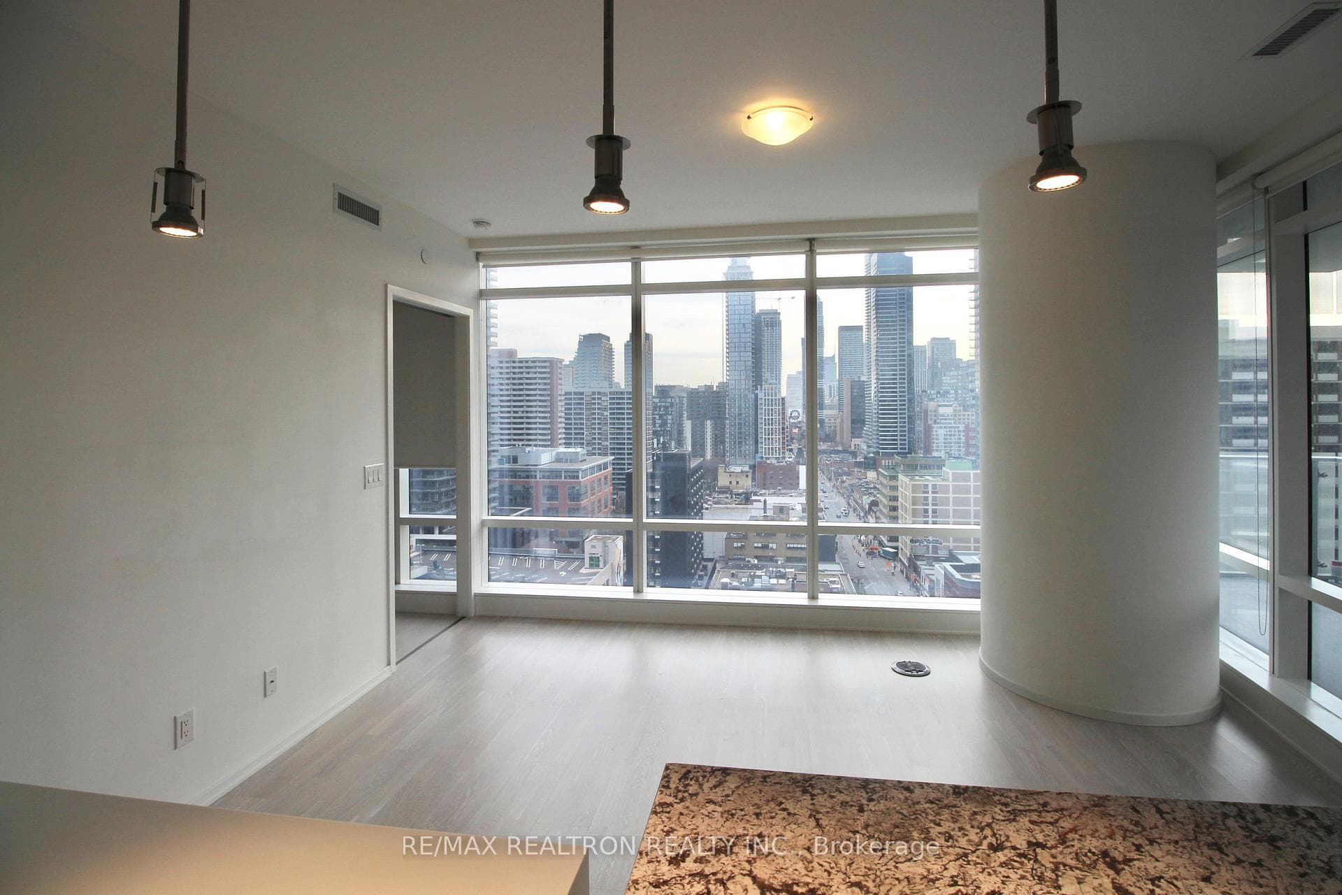 1 Bloor Street Unit 1207 photo 4