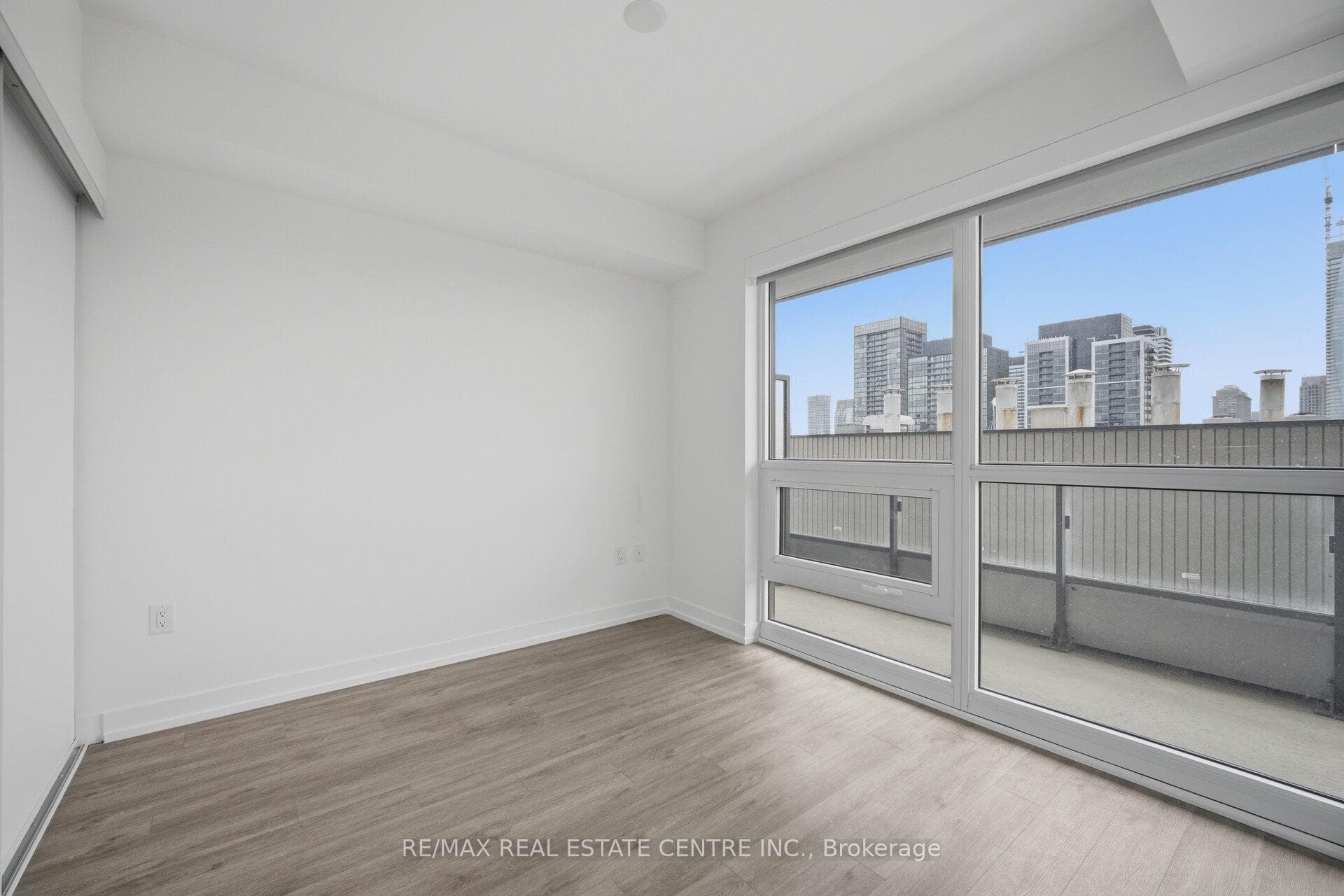 395 Bloor Street Unit 2503 photo 42