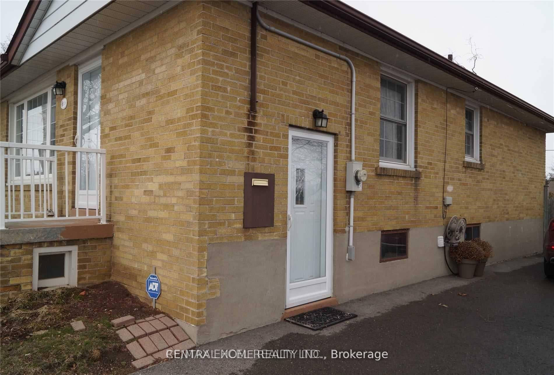 328 Jasper Avenue photo 3