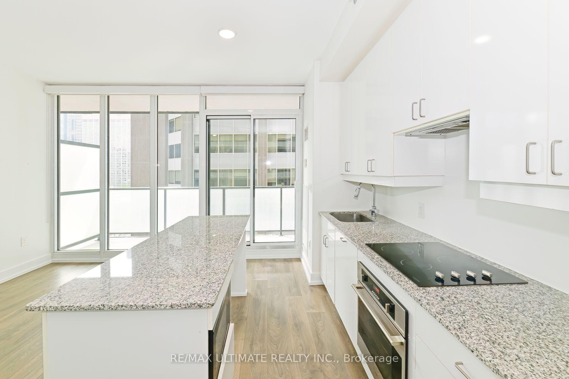 426 University Avenue Unit 2105 photo 4