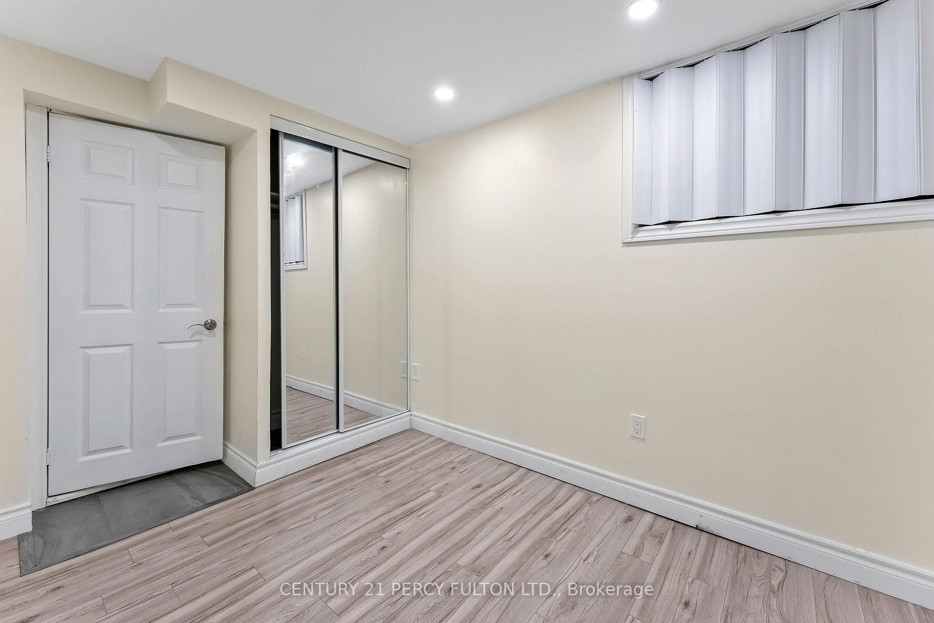66 Kings Crescent photo 29
