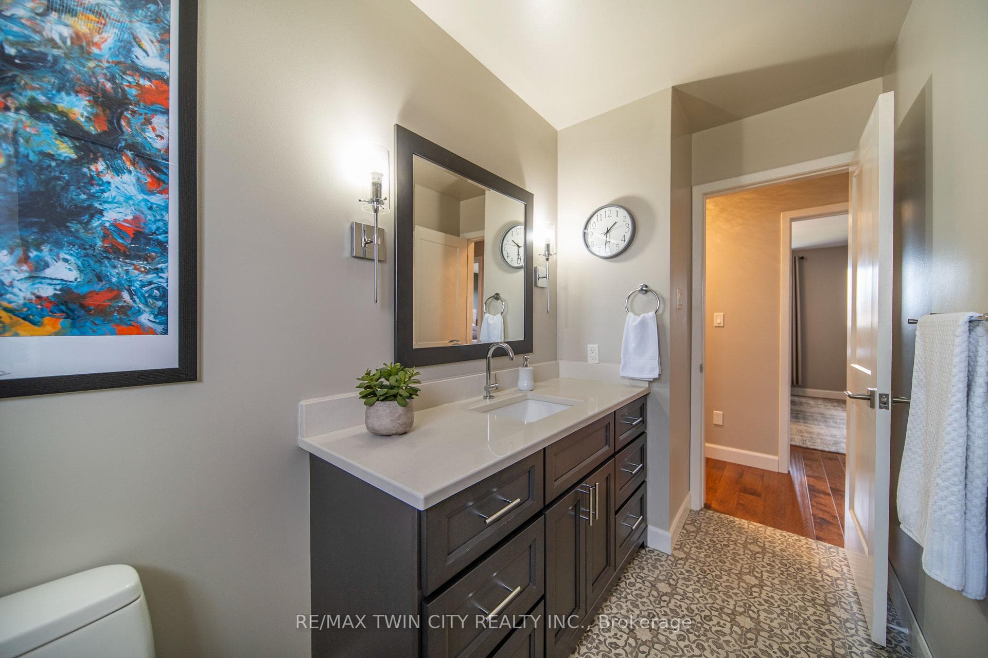 64 Riverside Drive photo 23