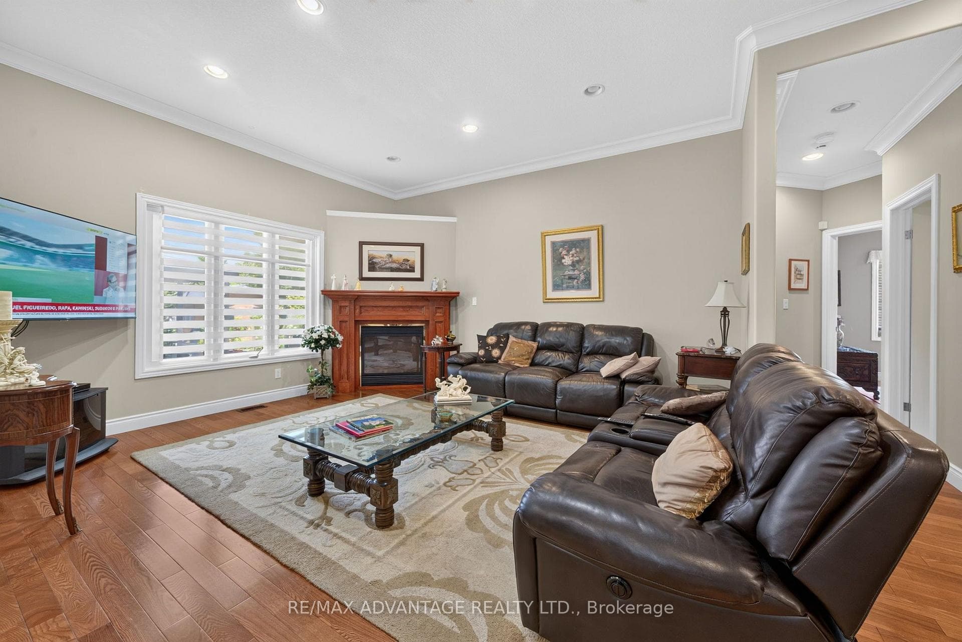 8 Willard Crescent photo 13