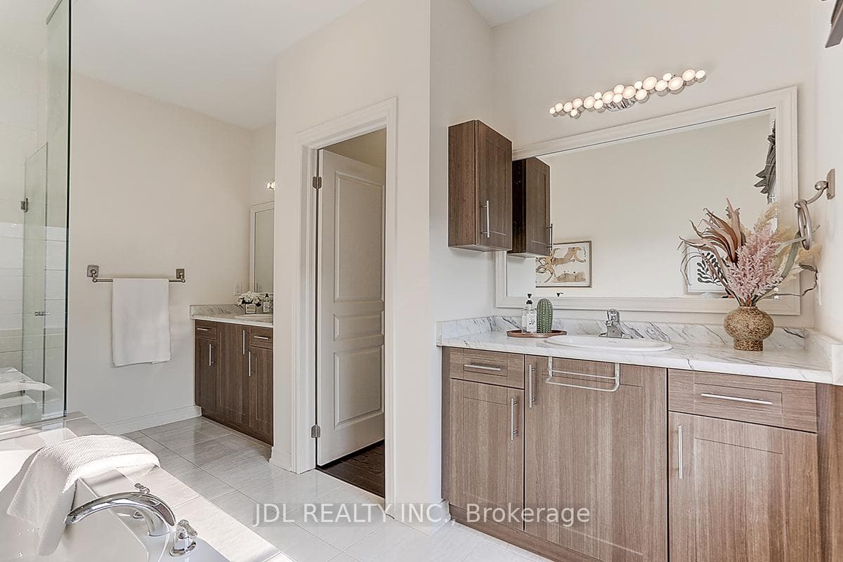 222 Chouinard Way photo 36