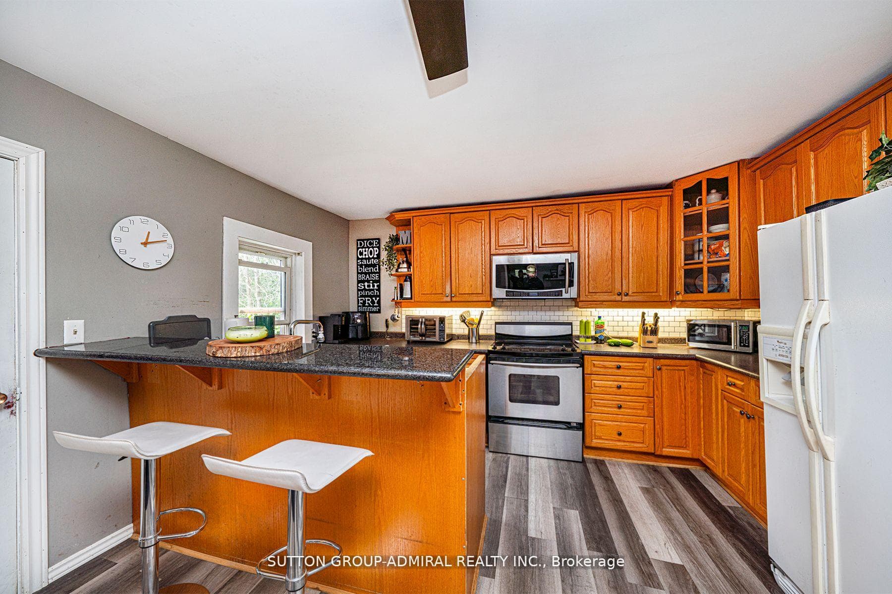 1662 Penley Road photo 15