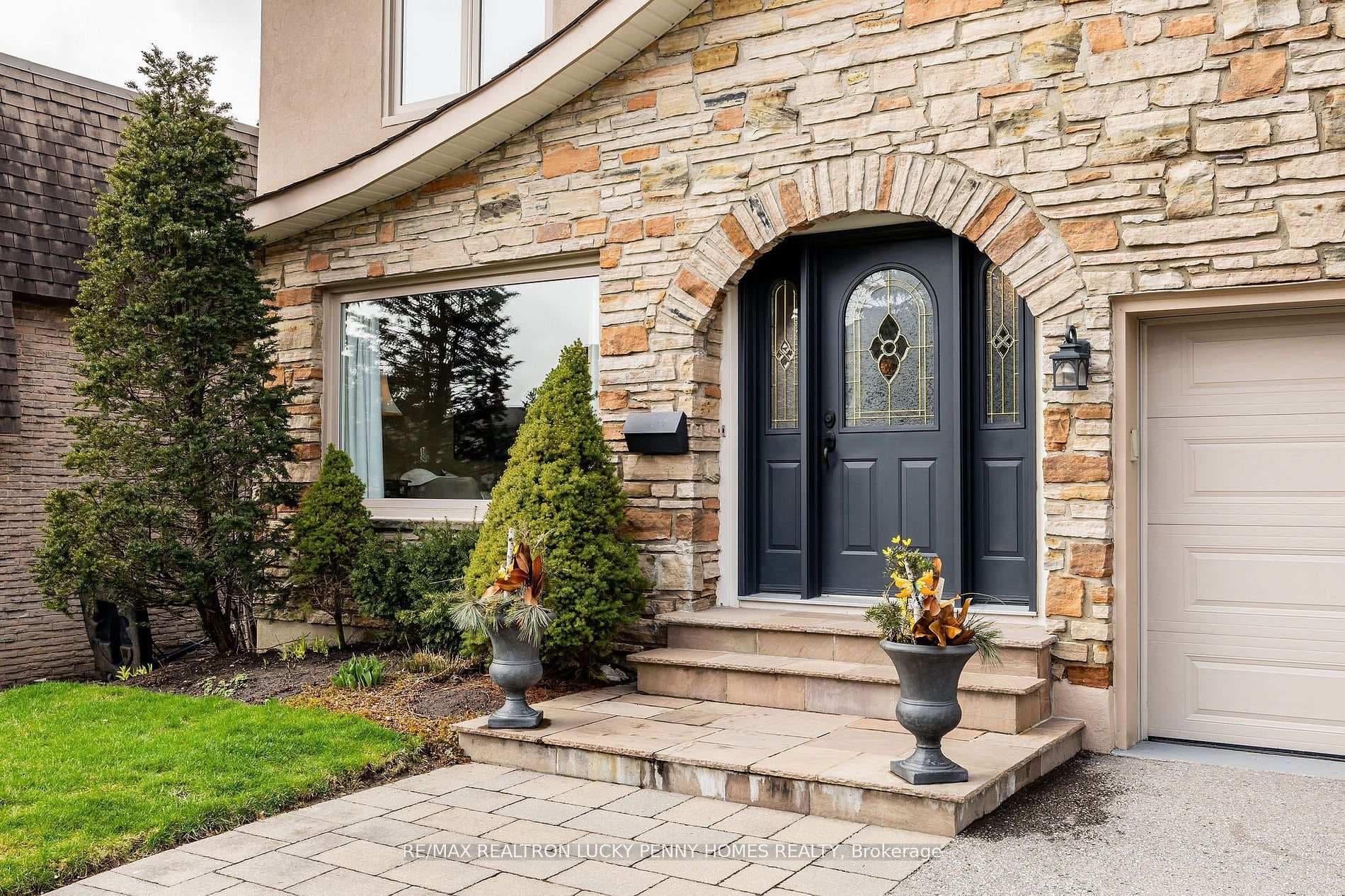 20 Summerfeldt Crescent photo 3