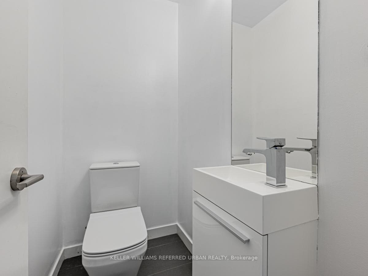 33 Achtman Lane photo 29