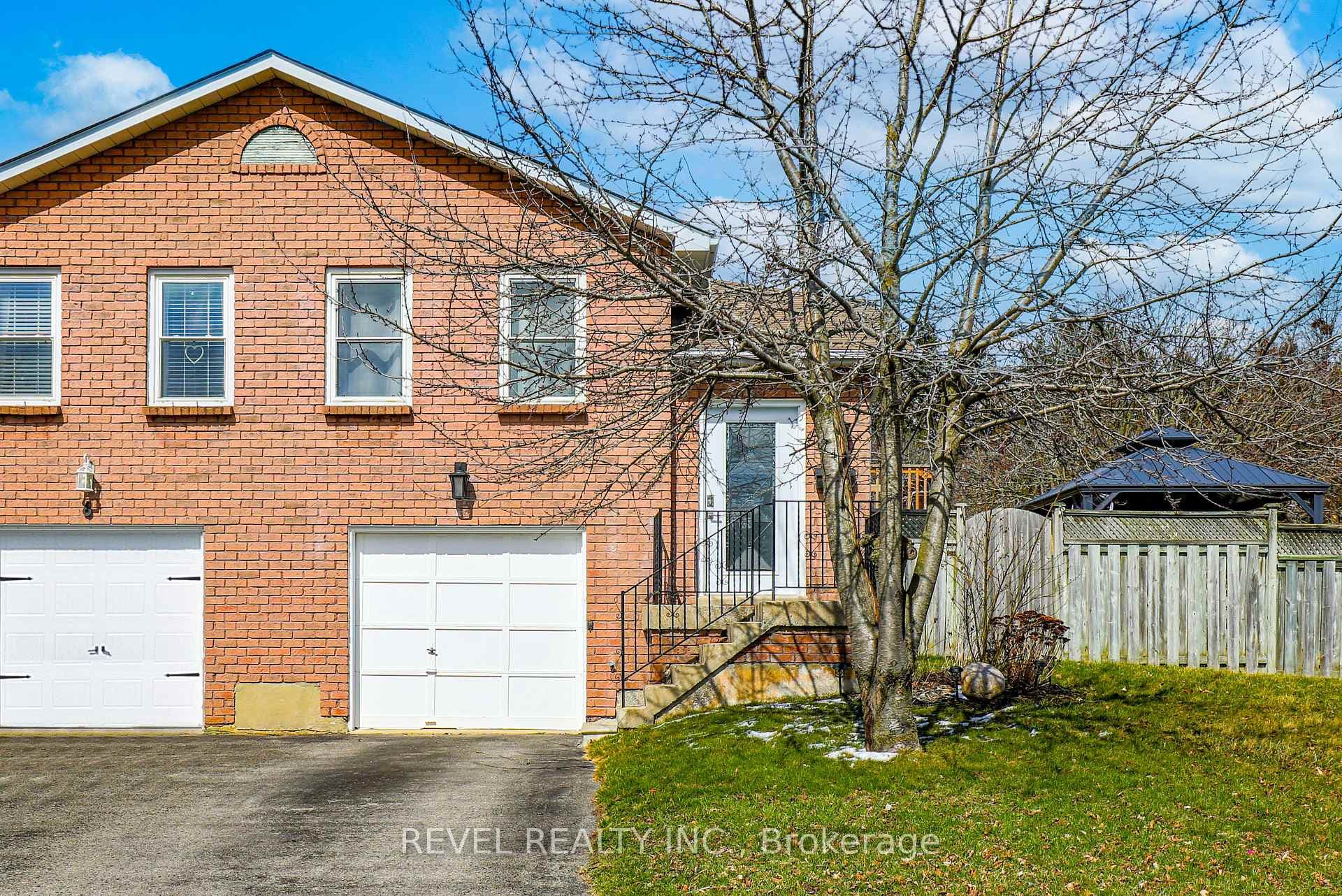 4 Kingsview Court photo 1