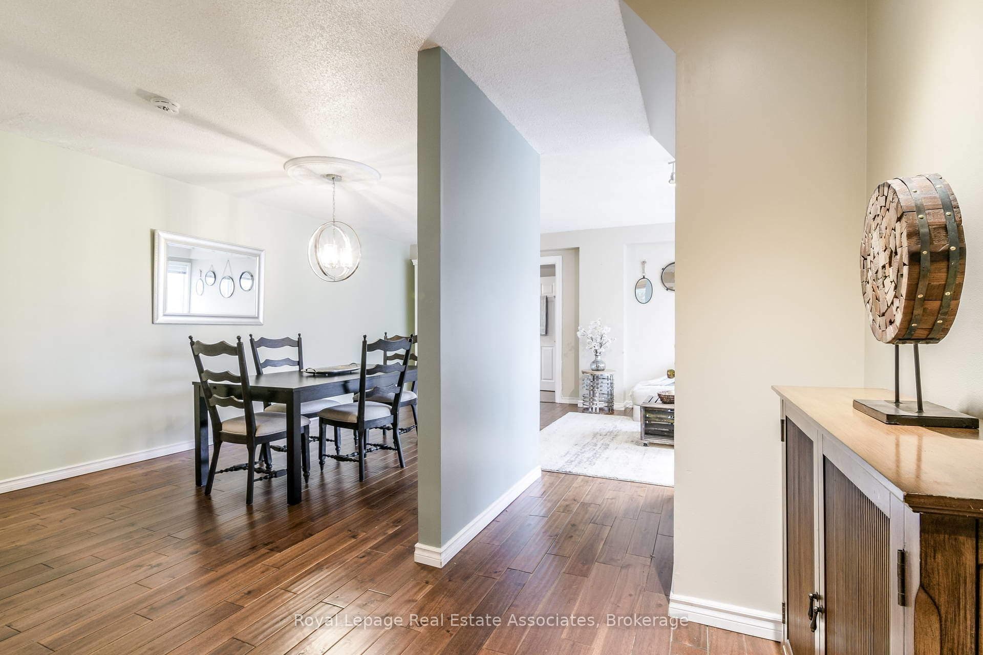 2407 Mainroyal Street Unit Upper photo 8