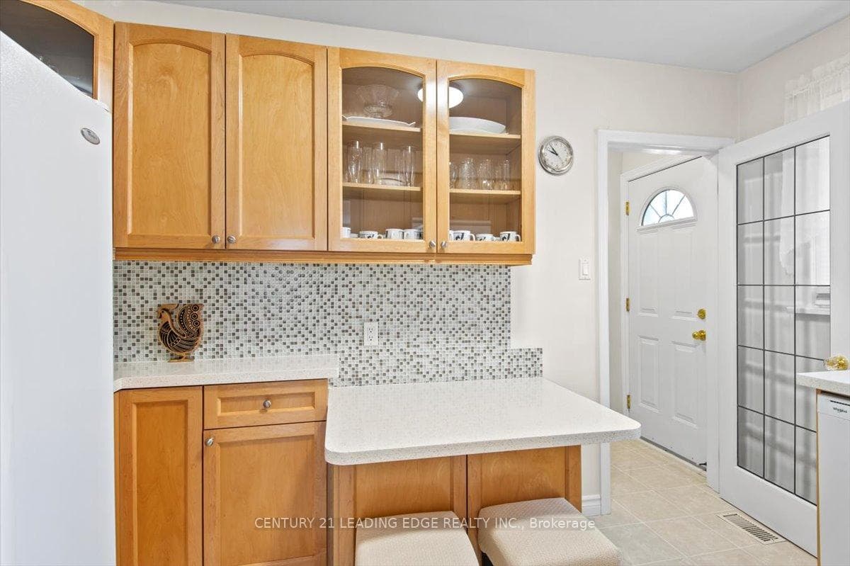 36 OAKWORTH Crescent photo 14