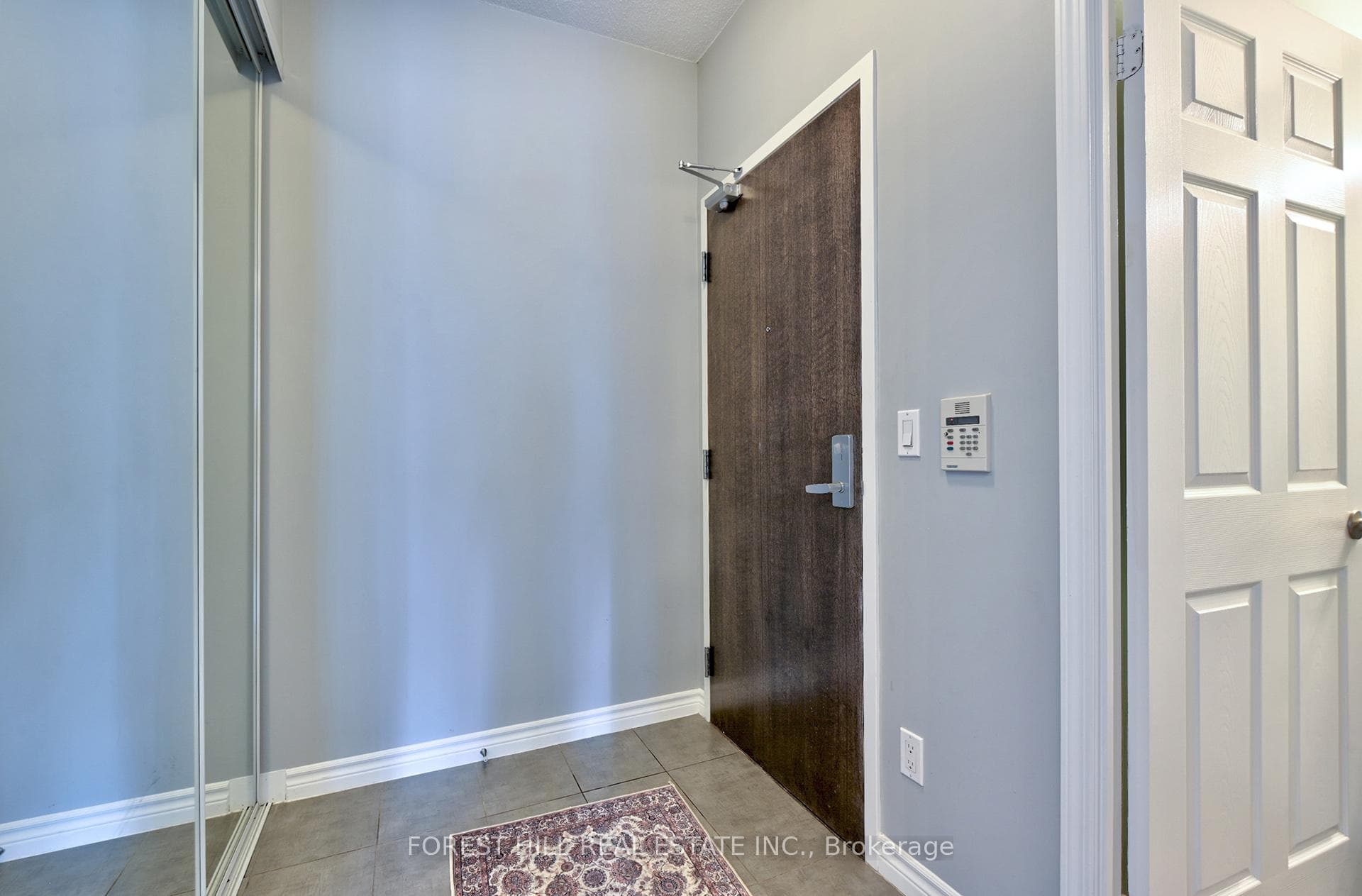 19 Grand Trunk Crescent Unit 306 photo 2