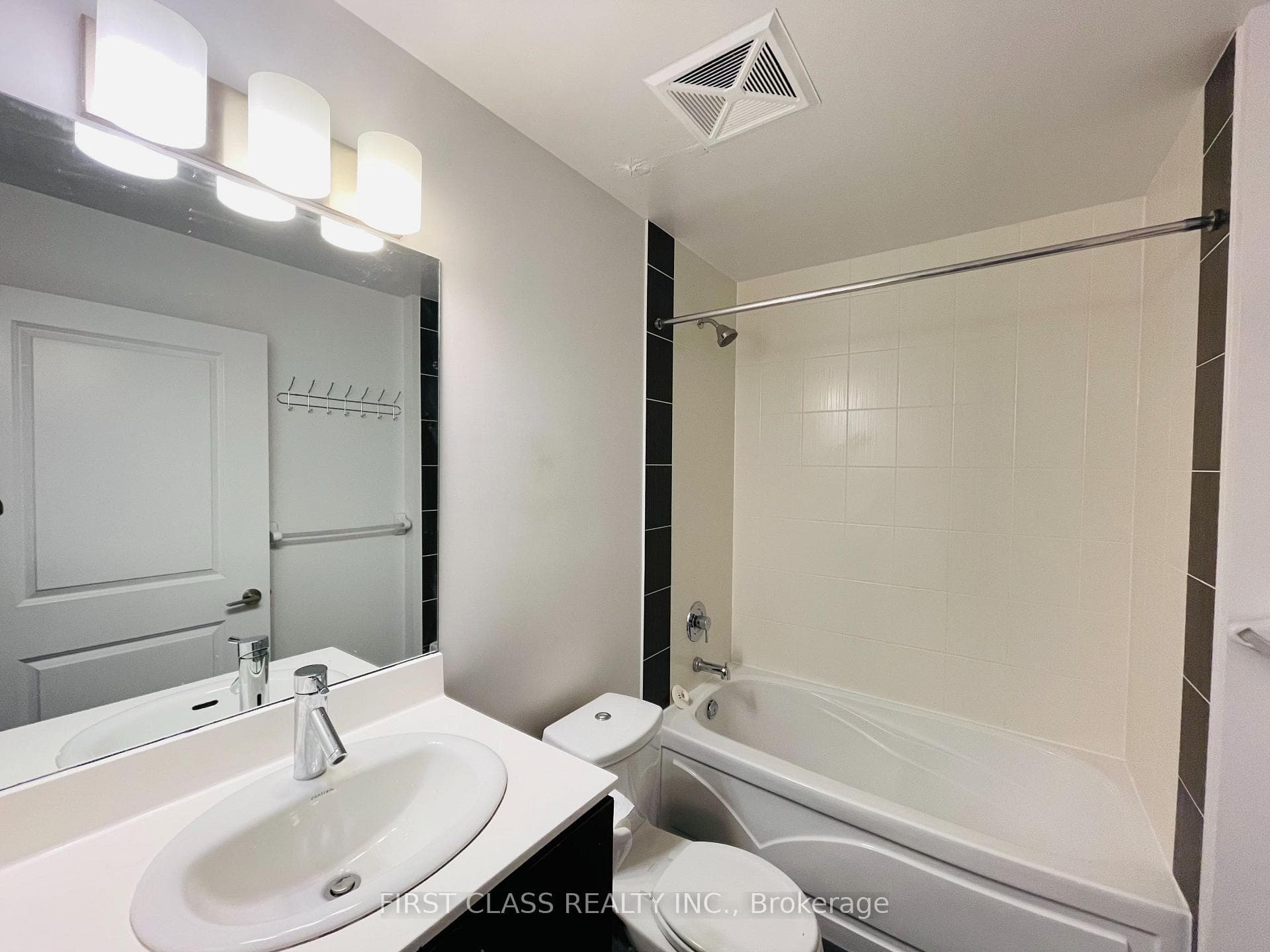 5168 Yonge Street Unit PH305 photo 18