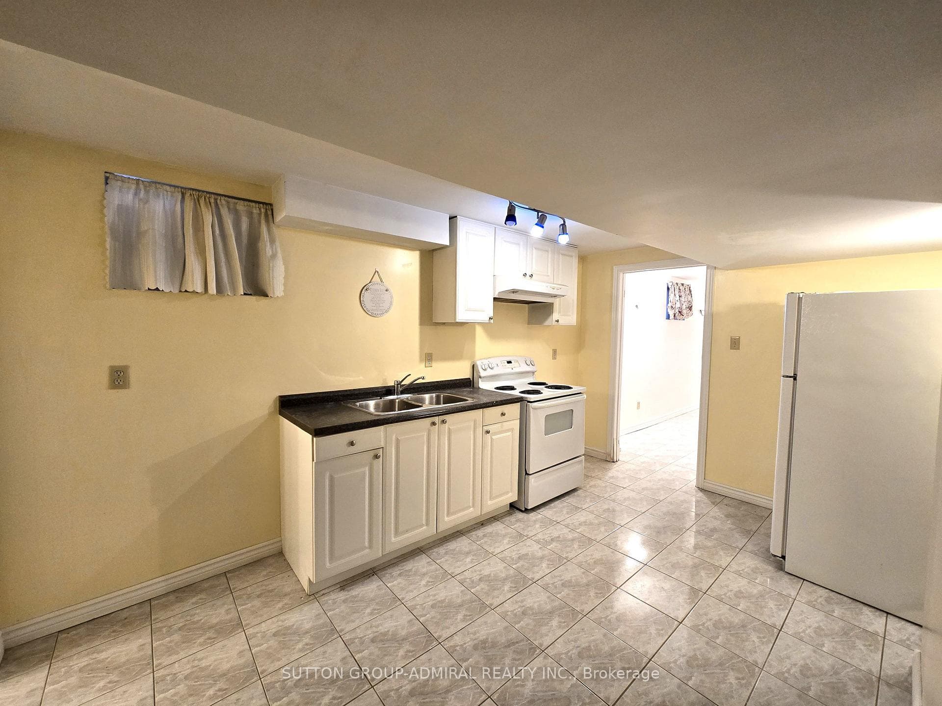 589 Belview Avenue Unit Bsmt photo 6