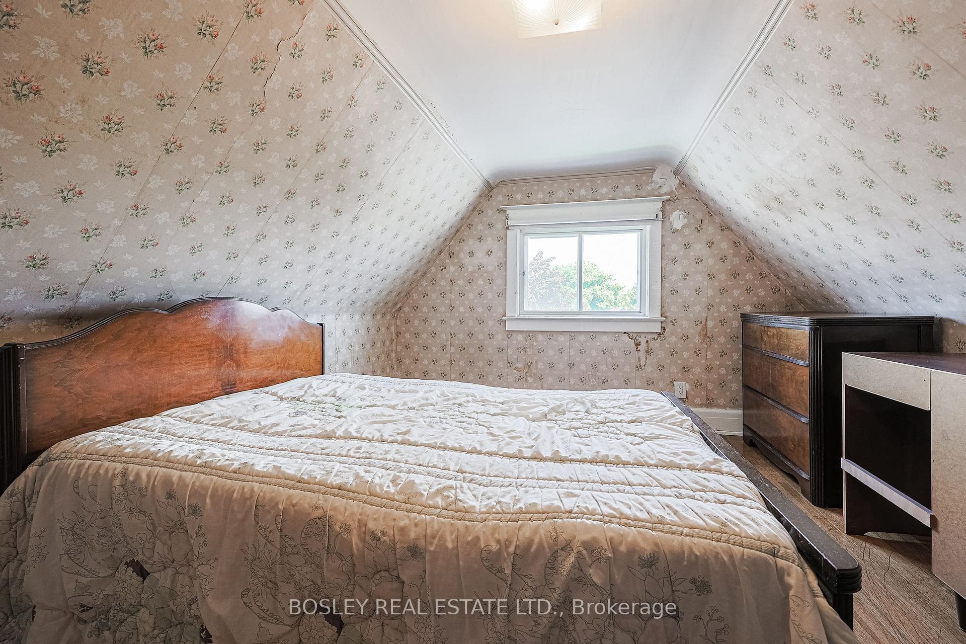1174 Dovercourt Road photo 21