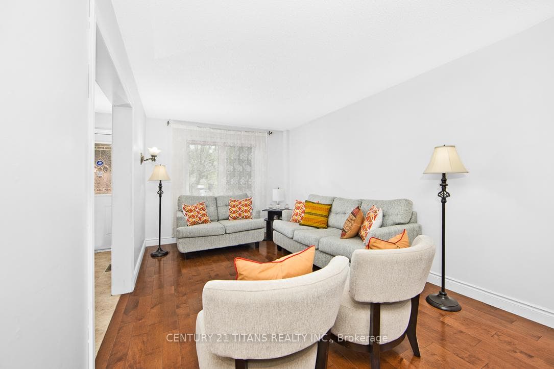 332 Langlaw Drive photo 4