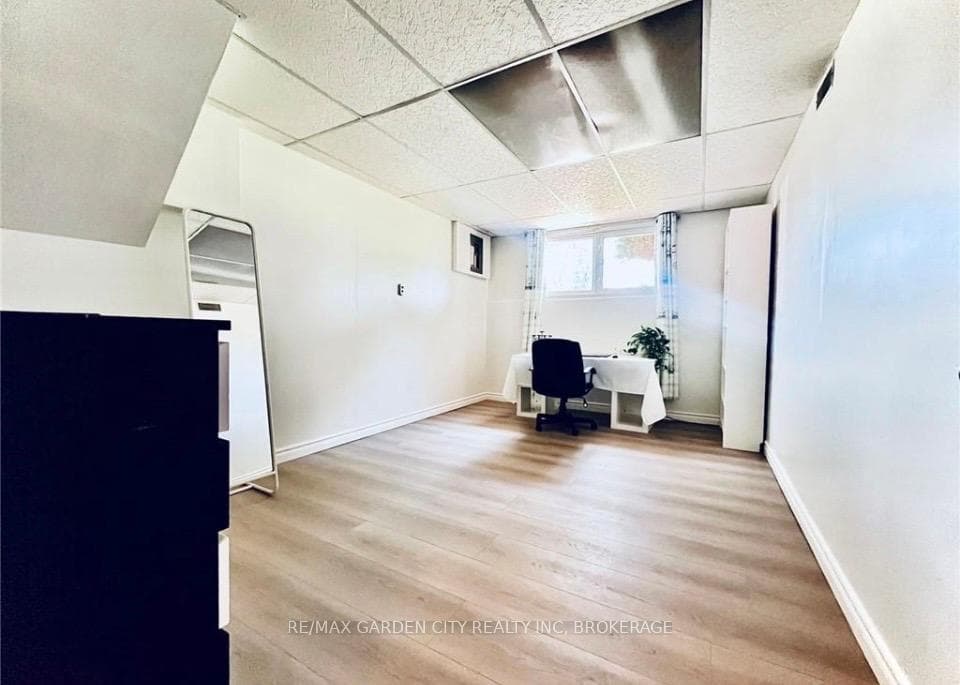 73 Lakeshore Road photo 15