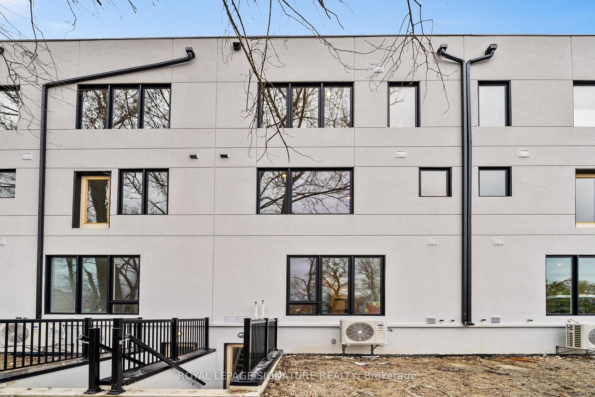 31 Persica Street photo 15