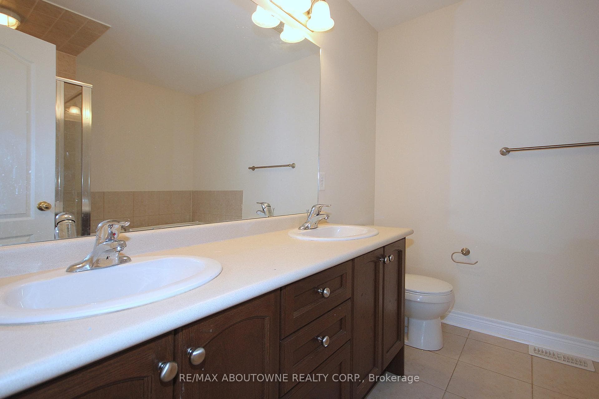 2019 Trawden Way Unit 24 photo 18