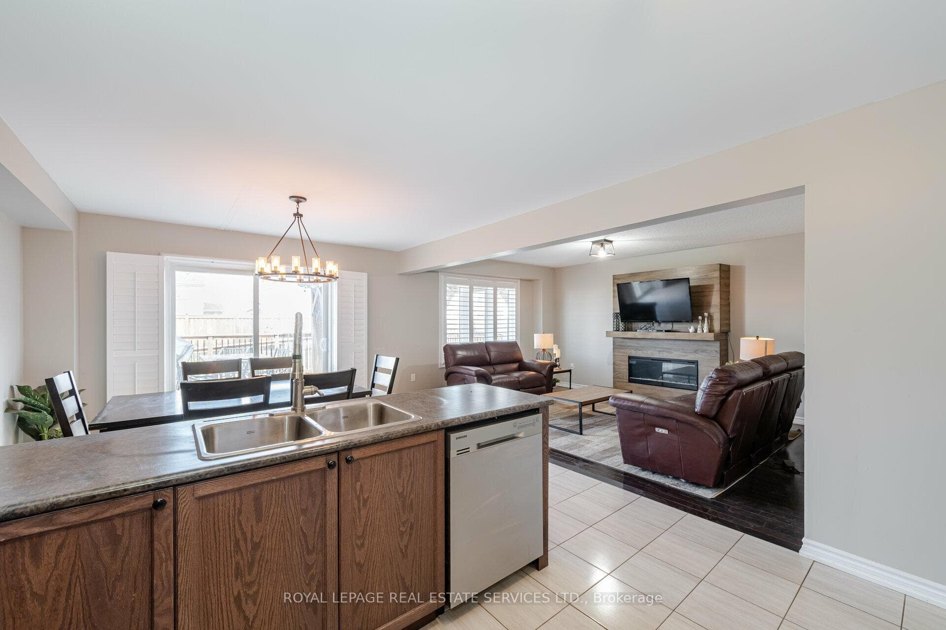 92 Todd Crescent photo 12
