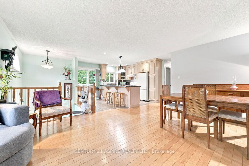 23 Cardinal Crescent photo 8