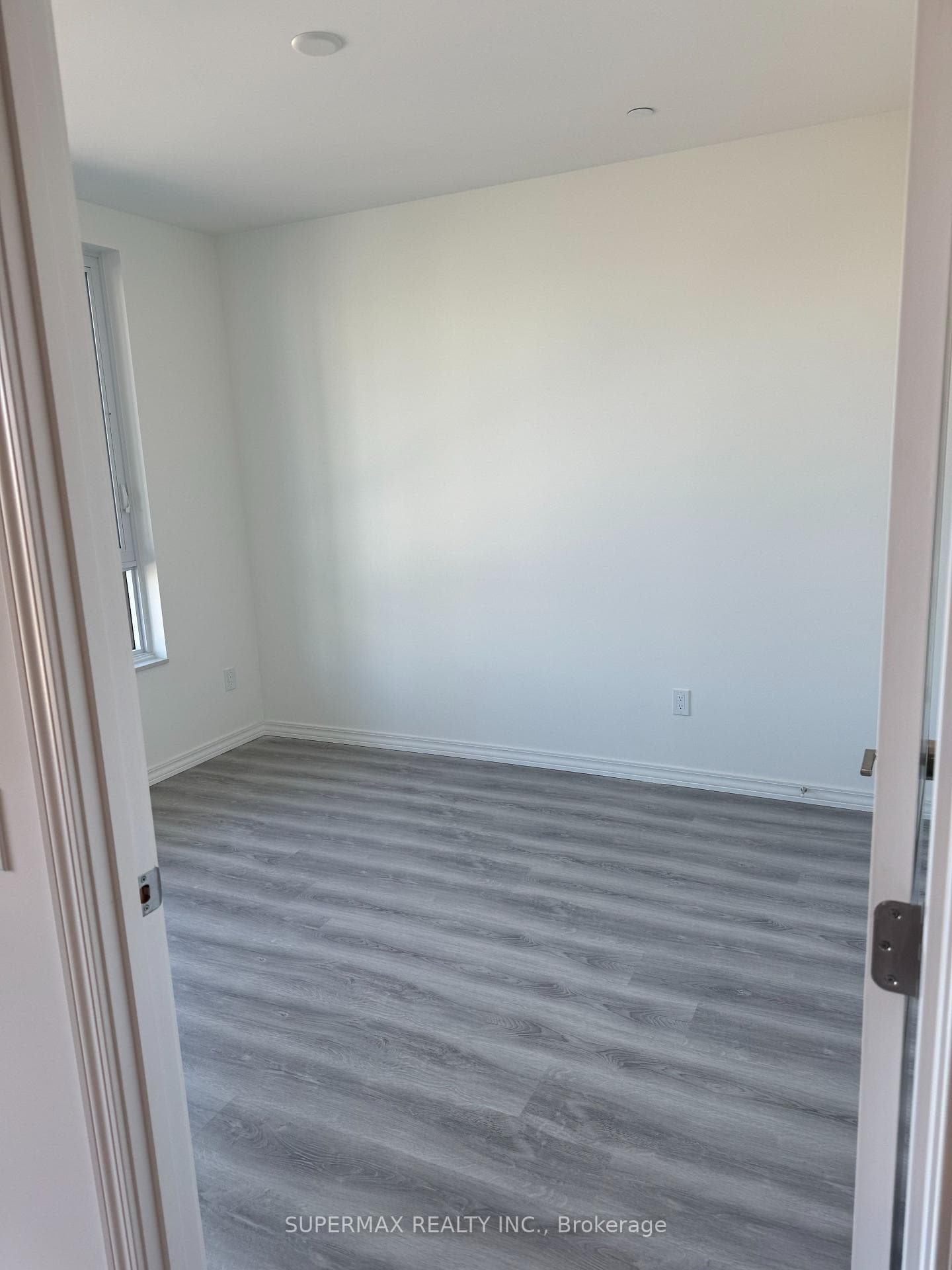 191 Elmira Road Unit 402 photo 14