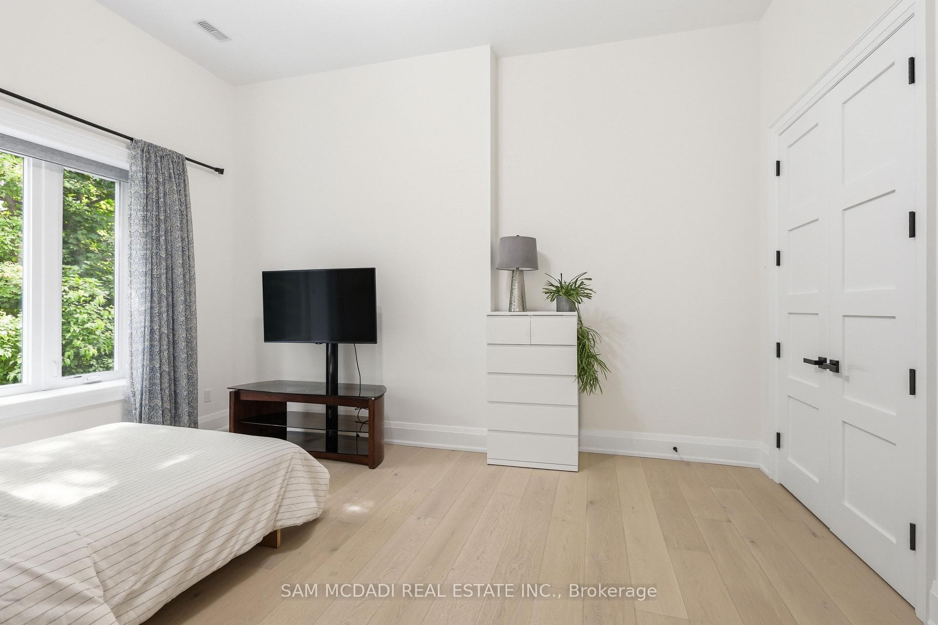 1750 Lincolnshire Boulevard photo 19