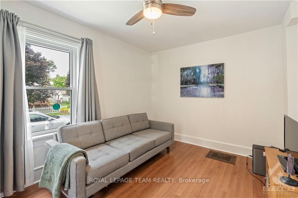 488 CLARENCE Street photo 7