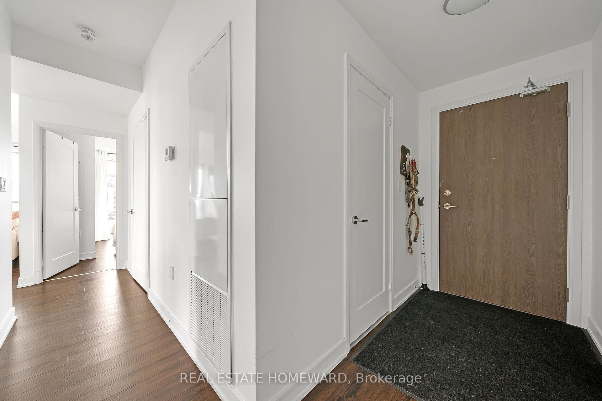 27 Bathurst Street Unit 1704W photo 3