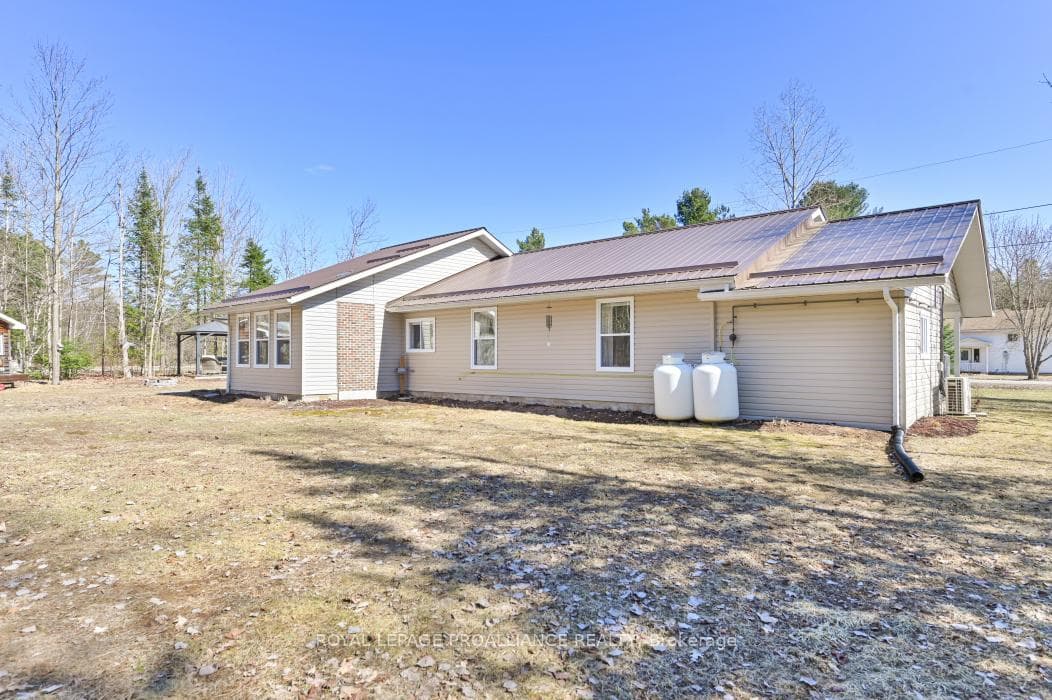 35 Denison Drive photo 34